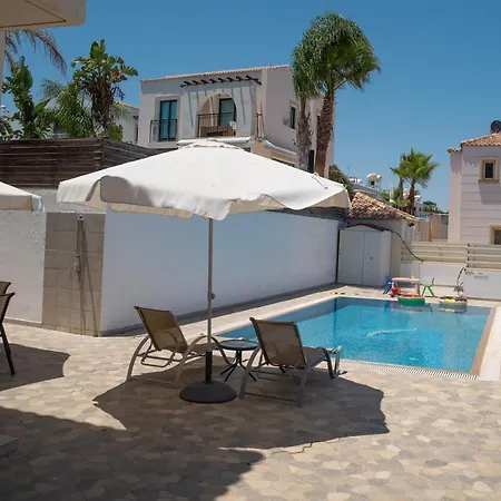 Fig Tree Ekaterina 3 Bdrm * Protarász