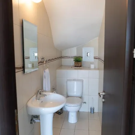 Fig Tree Ekaterina 3 Bdrm *