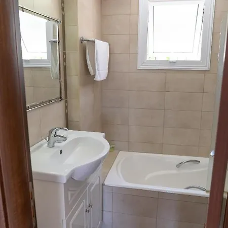 Villa Fig Tree Ekaterina 3 Bdrm *