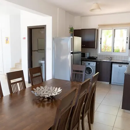 Villa Fig Tree Ekaterina 3 Bdrm Protarász