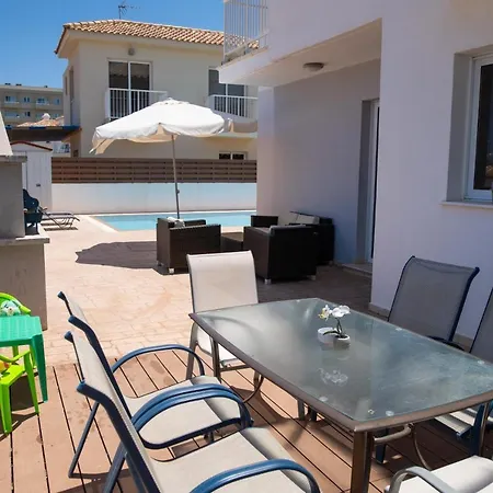 Fig Tree Ekaterina 3 Bdrm Vilă *