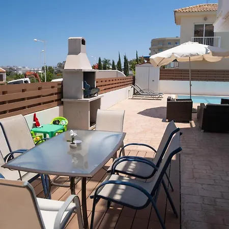 Fig Tree Ekaterina 3 Bdrm * Protarász